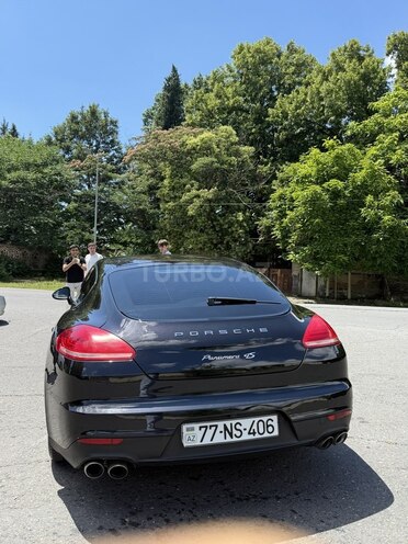 Porsche Panamera 4S Executive-9