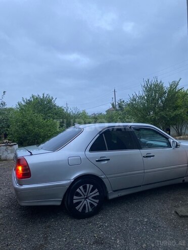 Mercedes C 250-9