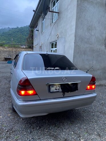 Mercedes C 250-7