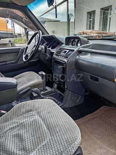 Mitsubishi Pajero-7