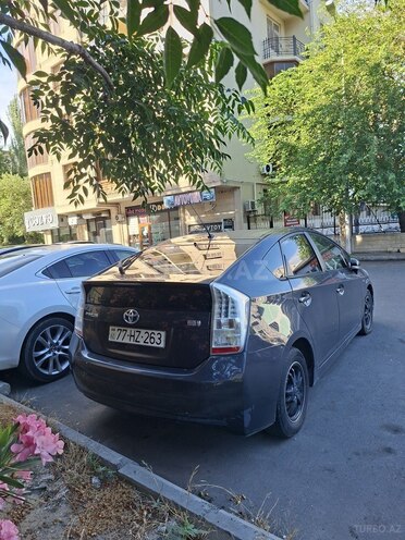 Toyota Prius-2
