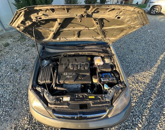 Chevrolet Lacetti-4