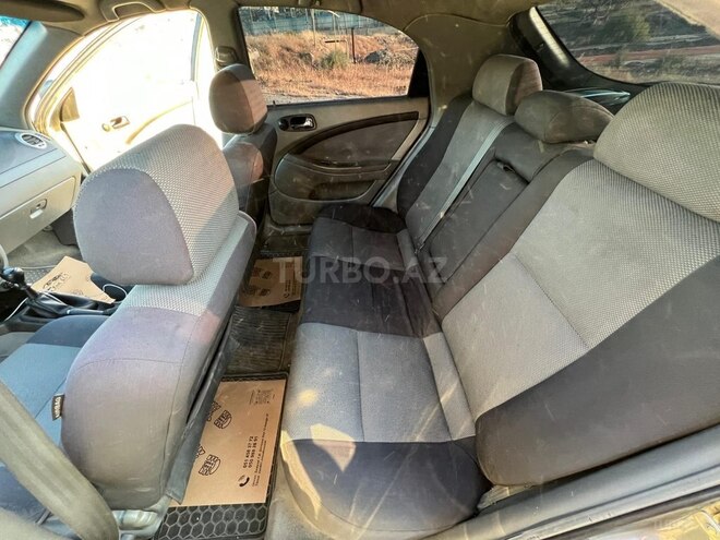 Chevrolet Lacetti-12