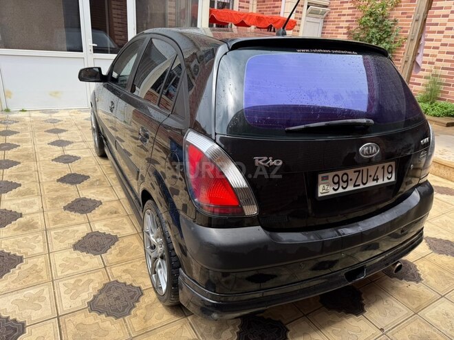 Kia Rio-10