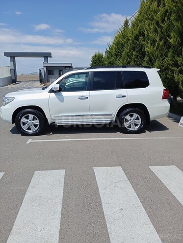 Toyota Land Cruiser-3