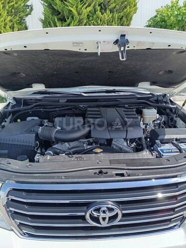 Toyota Land Cruiser-11