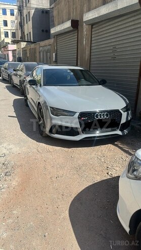 Audi RS7-3