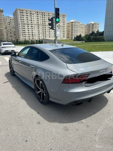 Audi RS7-4