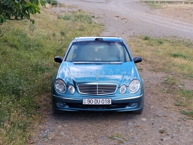 Mercedes E 320-1