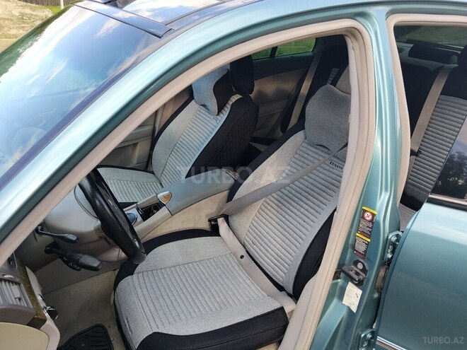 Mercedes E 320-9