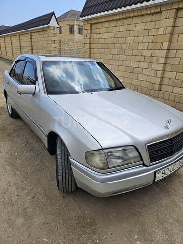 Mercedes C 200-2