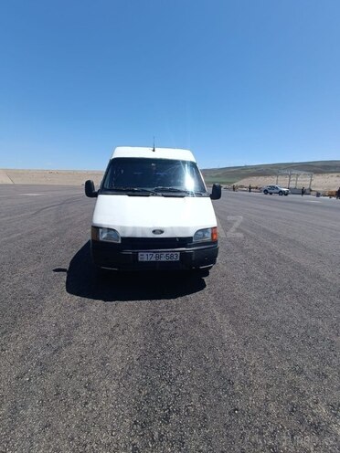 Ford Transit-1