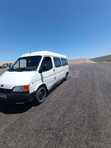 Ford Transit-3