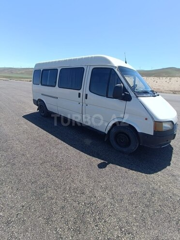 Ford Transit-5