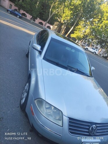 Volkswagen Passat-11