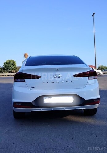Hyundai Elantra-6