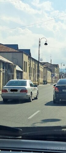 Mercedes E 230-6