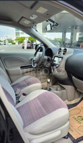 Nissan March-8