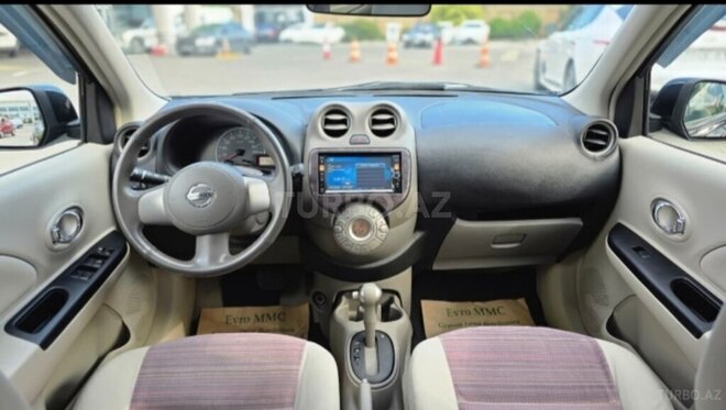 Nissan March-7