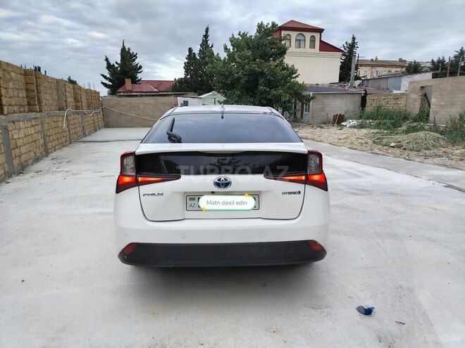Toyota Prius-4