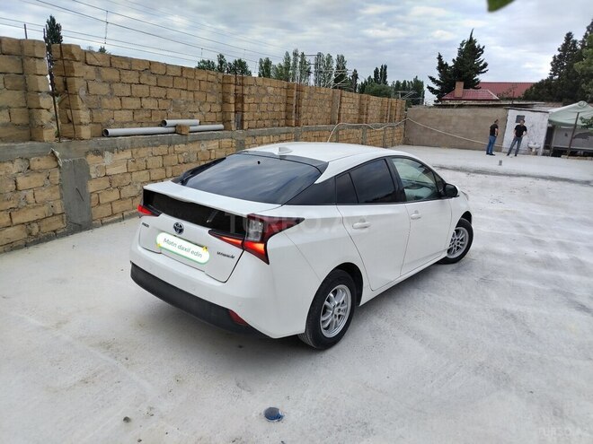 Toyota Prius-7