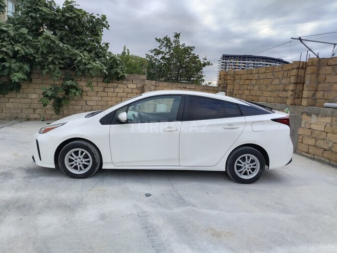 Toyota Prius-5