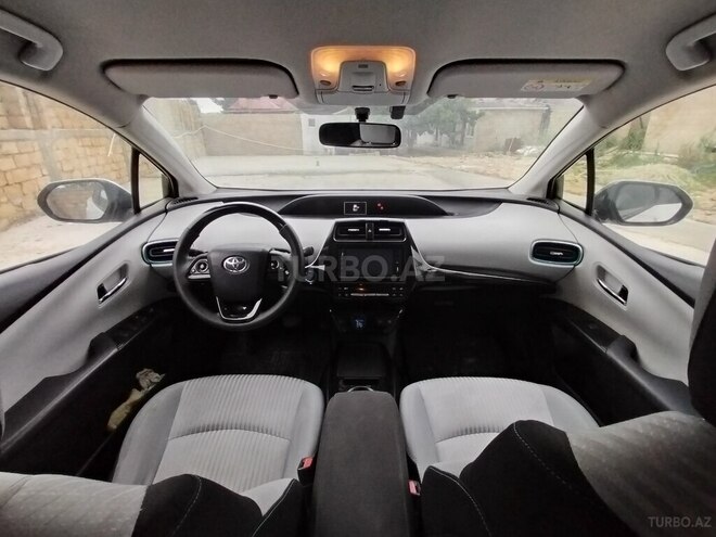Toyota Prius-13