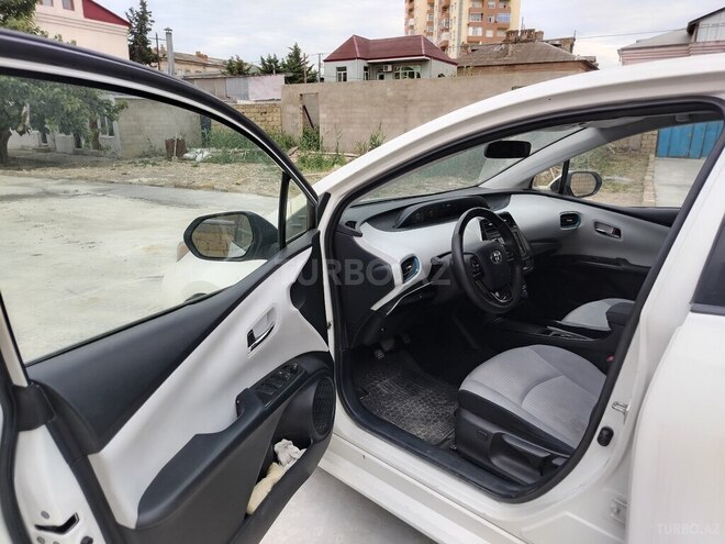Toyota Prius-15