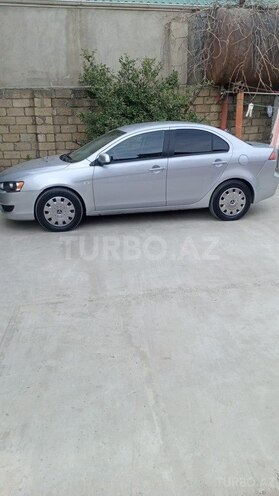 Mitsubishi Lancer-4