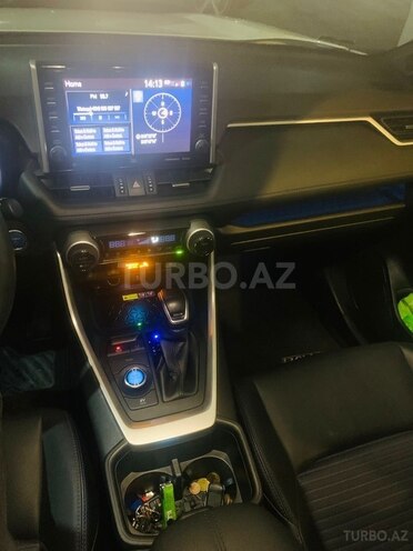 Toyota RAV4-4