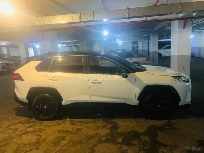 Toyota RAV4-3
