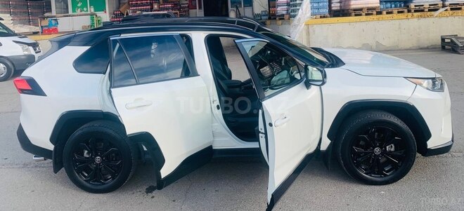 Toyota RAV4-9