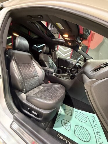 Kia Optima-12