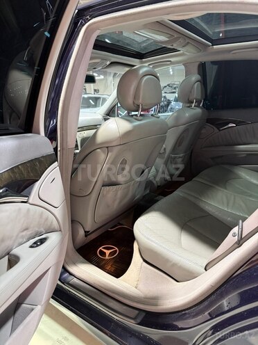 Mercedes E 320-17