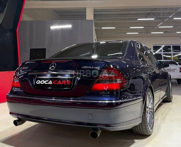 Mercedes E 320-9