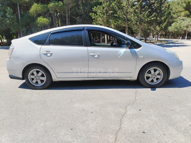 Toyota Prius-5