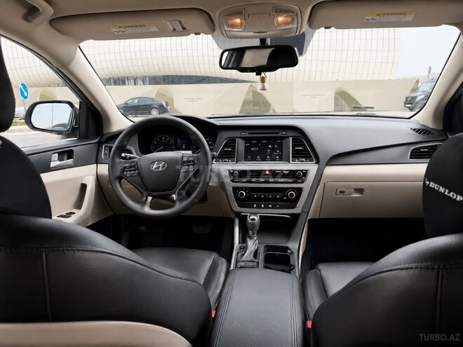 Hyundai Sonata-5