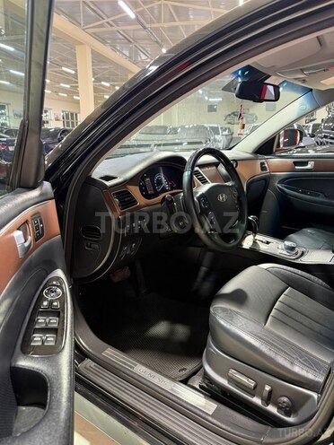 Hyundai Genesis-16