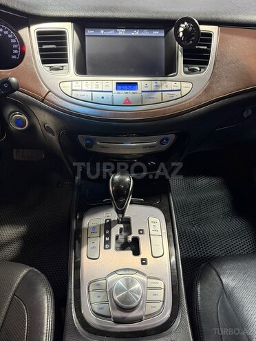 Hyundai Genesis-20