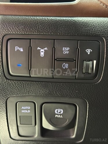 Hyundai Genesis-21