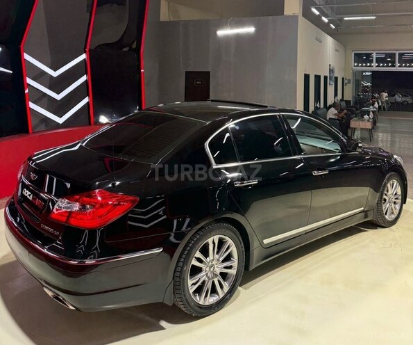 Hyundai Genesis-11