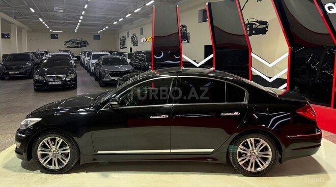 Hyundai Genesis-8