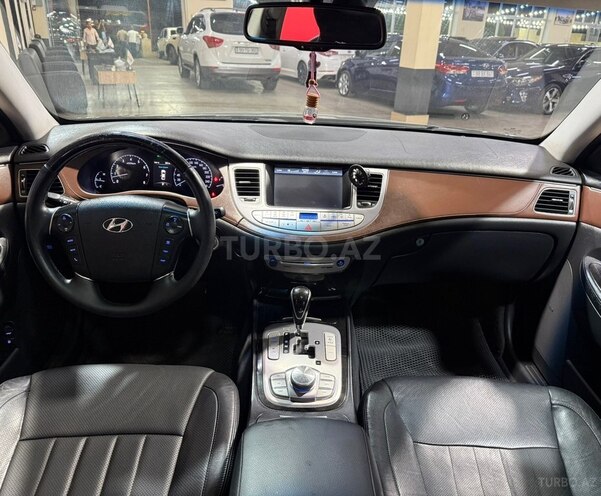 Hyundai Genesis-19