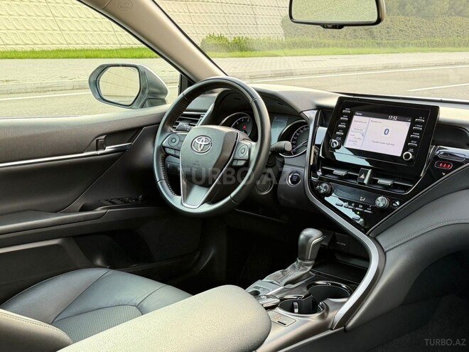 Toyota Camry-14
