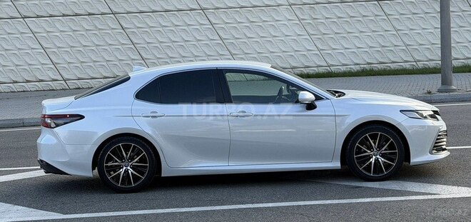 Toyota Camry-12
