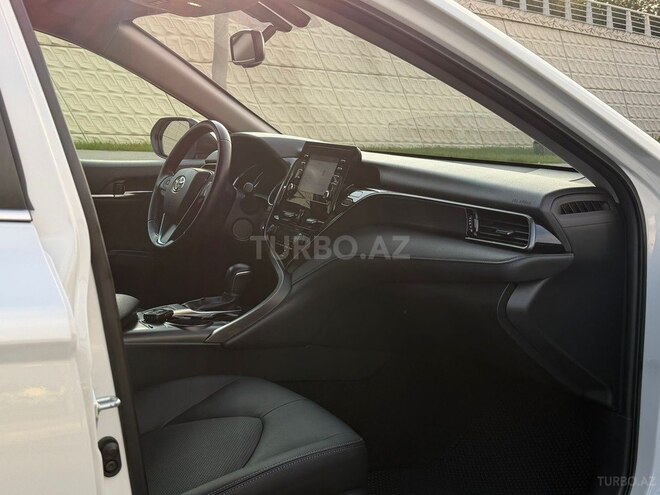 Toyota Camry-15