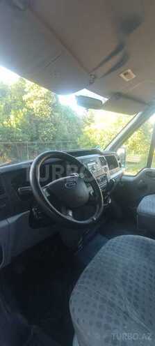 Ford Transit-15