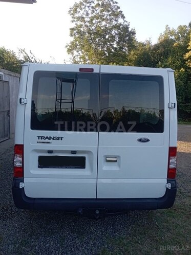 Ford Transit-8
