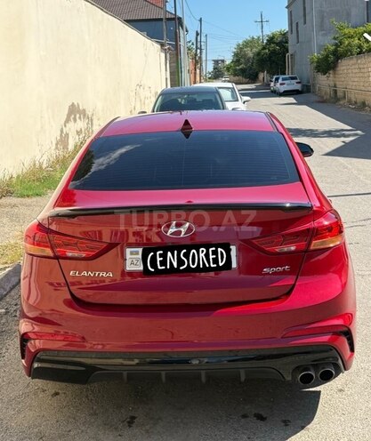 Hyundai Elantra-3