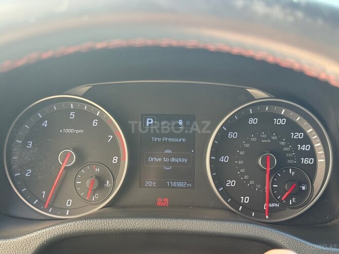 Hyundai Elantra-4